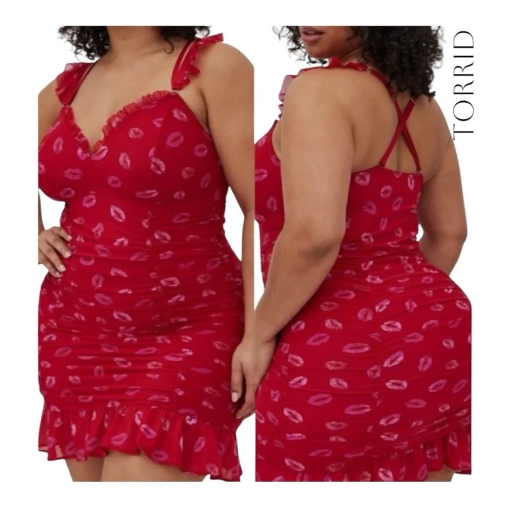 Torrid Red Ruffle lip print skirted chemise